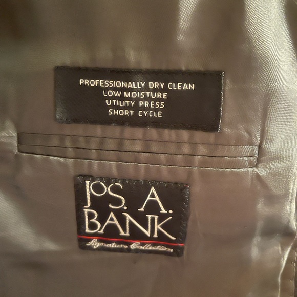 JoS A Bank Suit - Picture 4 of 7